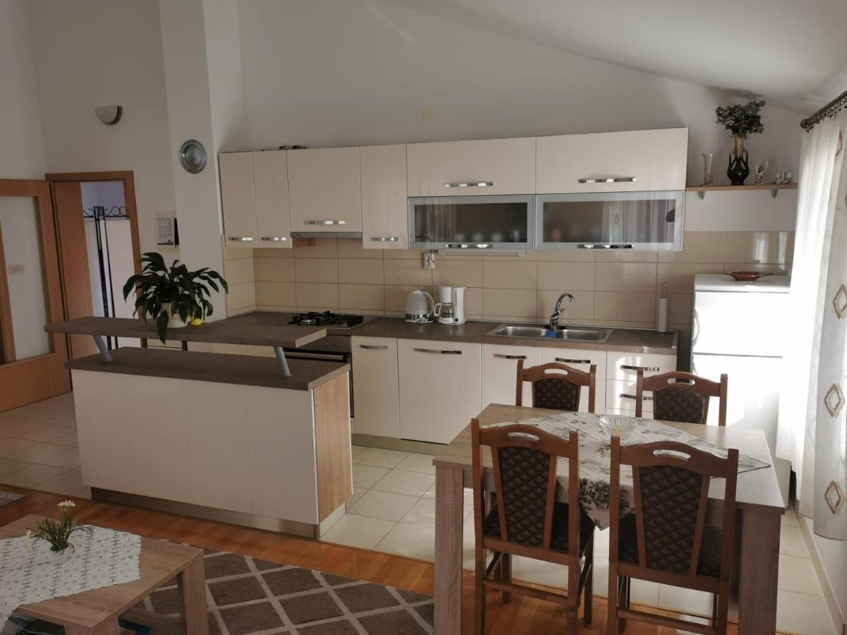 Apartman Zora Podstrana Eksteriør billede