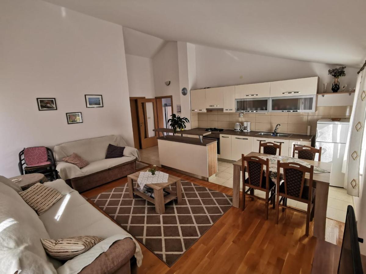 Apartman Zora Podstrana Eksteriør billede